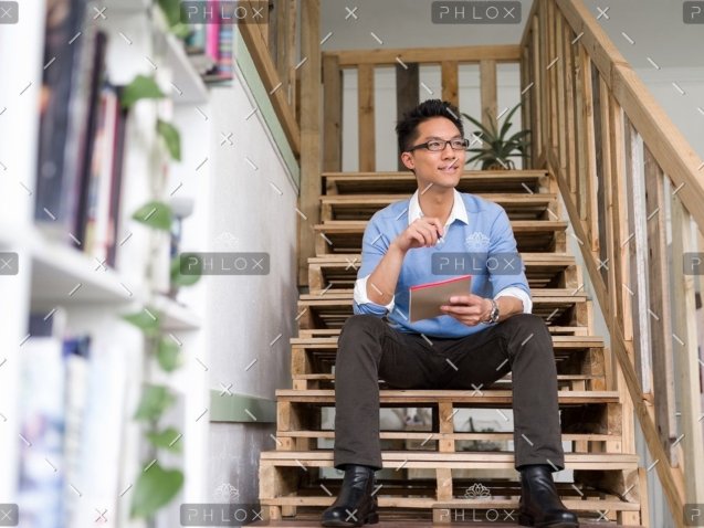 demo-attachment-174-portrait-of-young-businessman-in-casual-P86QBSV